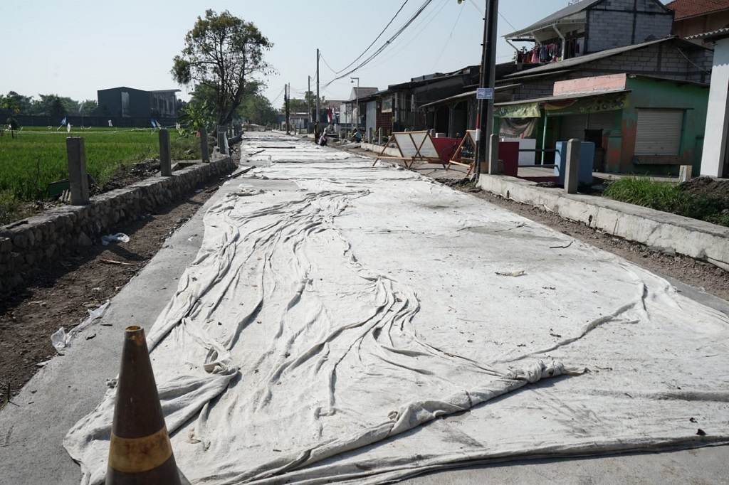 Bupati Sidoarjo Ahmad Muhdlor Ali mengatakan, proyek betonisasi ruas jalan tersebut hingga minggu ke tiga Agustus 2023 ini sudah mencapai 14 persen. Artinya mengalami surplus pengerjaan dua persen dari rencana awal sebesar 12 persen.