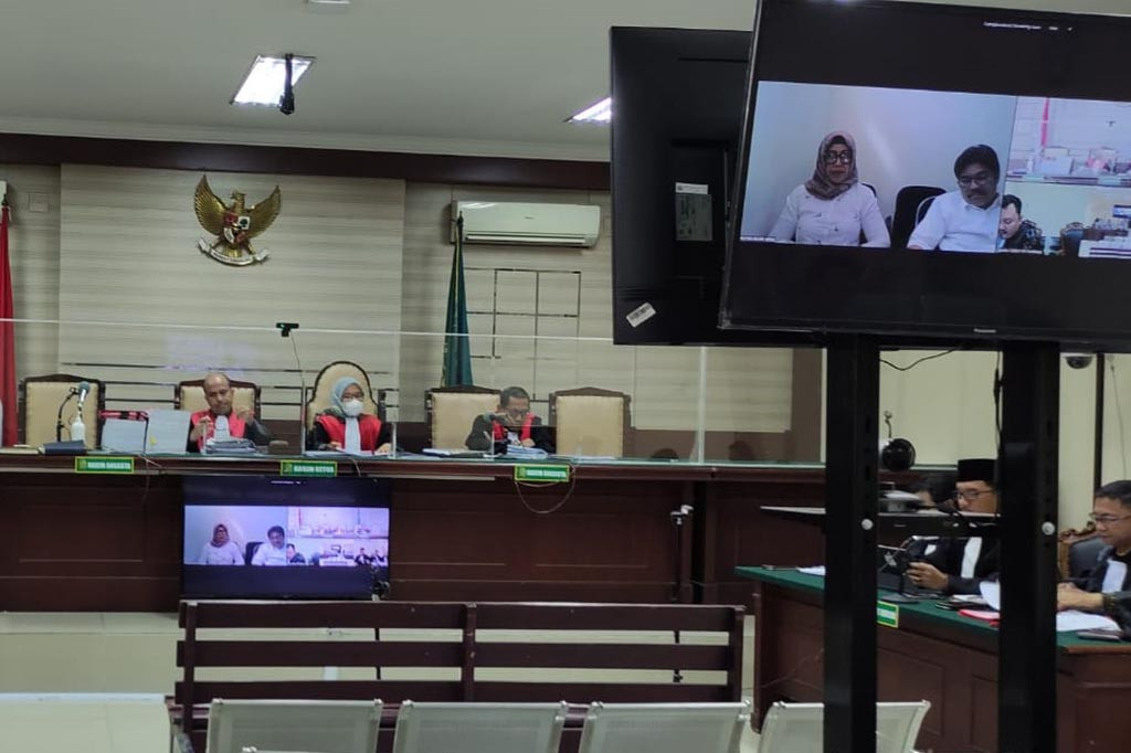 Dalam dakwaannya, JPU menyebutkan bahwa proyek DAK senilai Rp16,2 miliar tidak dikerjakan sebagai mana semestinya sehingga negara rugi Rp8,2 miliar. Mantan Kadindik Jatim tersebut didakwa bersalah mengetahui dan menyetujui pembangunan fasilitas dan pengadaan sarana di sejumlah sekolah SMK di Kabupaten Jember. Yaitu terdiri dari 43 SMK negeri dan 17 SMK swasta.