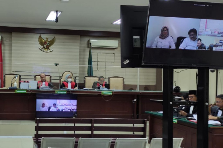 Dalam dakwaannya, JPU menyebutkan bahwa proyek DAK senilai Rp16,2 miliar tidak dikerjakan sebagai mana semestinya sehingga negara rugi Rp8,2 miliar. Mantan Kadindik Jatim tersebut didakwa bersalah mengetahui dan menyetujui pembangunan fasilitas dan pengadaan sarana di sejumlah sekolah SMK di Kabupaten Jember. Yaitu terdiri dari 43 SMK negeri dan 17 SMK swasta.