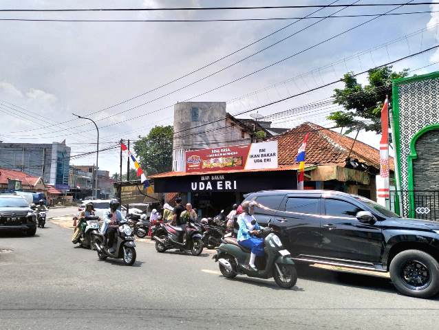 Rumah makan Ikan Bakar Uda Eri. Terletak di Jl. Sultan Agung No.30, Beringin, Kec. Ps. Jambi, Kota Jambi. (Foto: Dok. Medcom.id/Yatin Suleha)