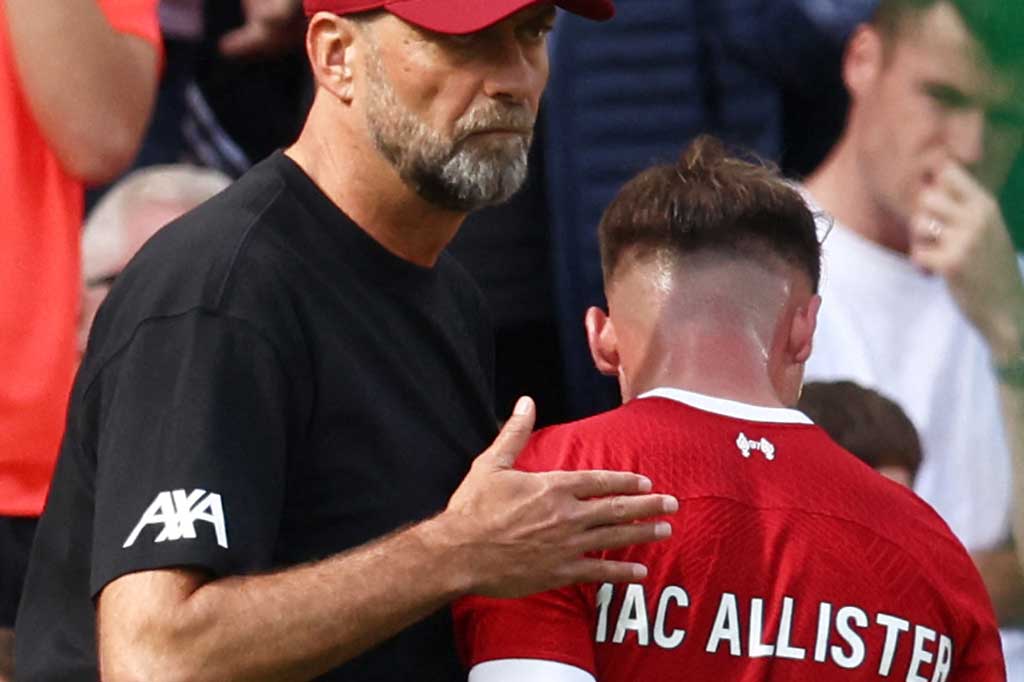 Pemain timnas Argentina itu berkesempatan mengisi lini tengah tim asuhan Jurgen Klopp bersama dua pemain baru lainnya, Dominik Szoboszlai dan Wataru Endo  ketika tandang menghadapi Newcastle di St James Park pada Minggu, 27 Agustus pukul 22.30 WIB.