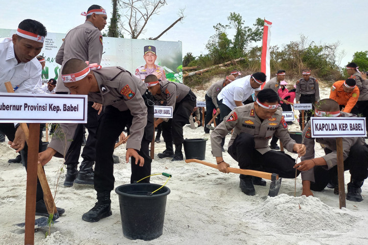Kepala Kepolisian daerah (Polda) kepulauan Bangka Belitung (Babel). Irjen Yan Sultra mengatakan kegiatan penanaman pohon ini dilaksanakan serentak di Seluruh Indonesia.