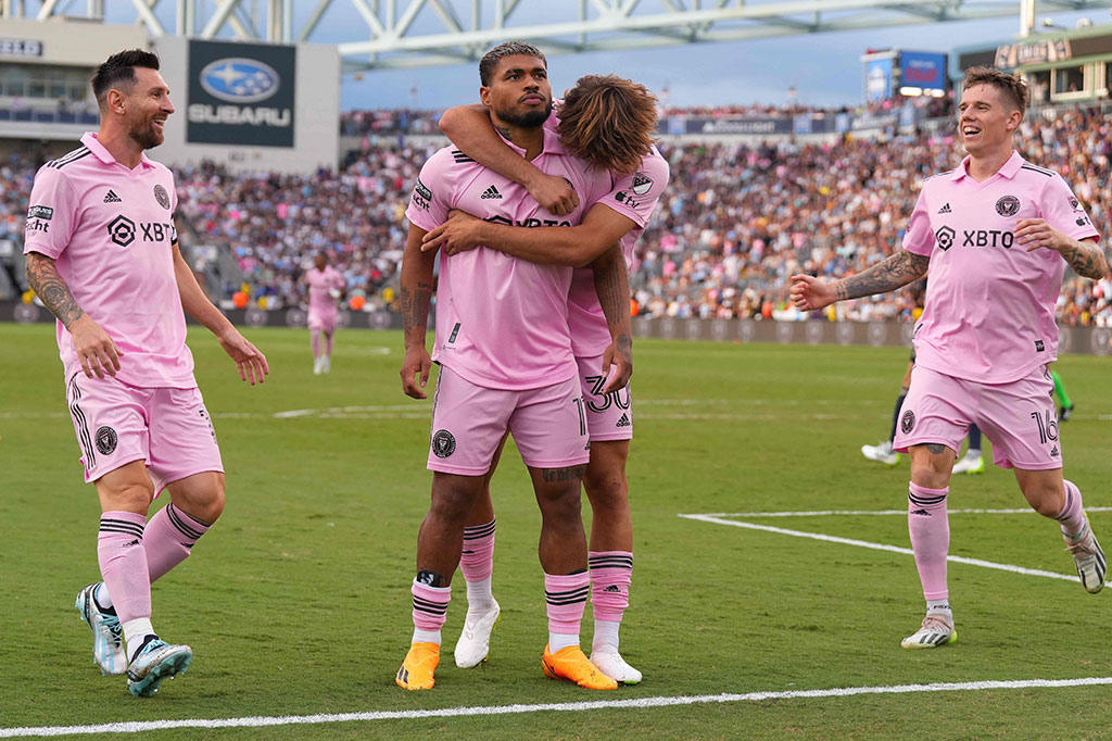 Miami unggul lebih dulu pada babak pertama perpanjangan waktu setelah Benjamin Cremaschi memberikan umpan luar biasa kepada Josef Martinez, dan pemain Venezuela itu tidak melakukan kesalahan dengan penyelesaian akhir yang klinis. Miami unggul 3-2.