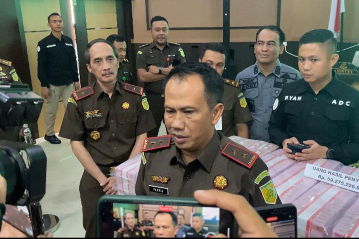 Dikatakannya, uang sebanyak Rp79 miliar tersebut tidak hanya dalam bentuk rupiah saja, namun sudah termasuk dengan mata uang Dolar Singapura serta Dolar Amerika.