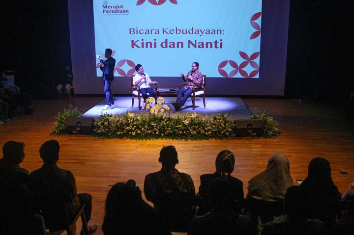 Menurut Anies, penyandang disabilitas akan memiliki karya dengan menggunakan semesta yang dia hidupi, dan memunculkan karya dengan orang-orang yang bukan disabilitas.

