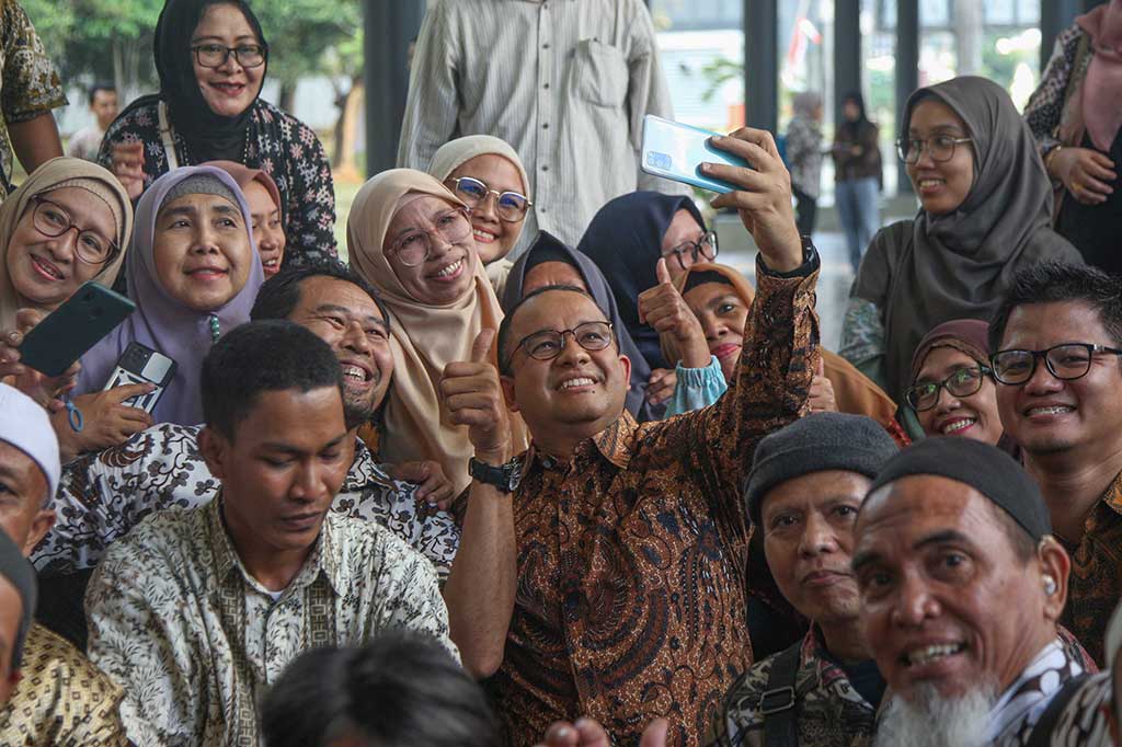 Anies mencontohkan salah seorang penyandang disabilitas bernama Muhammad Fauzi menjadi doktor pertama di Indonesia dari Pascasarjana Institut Seni Indonesia (ISI) Surakarta. 