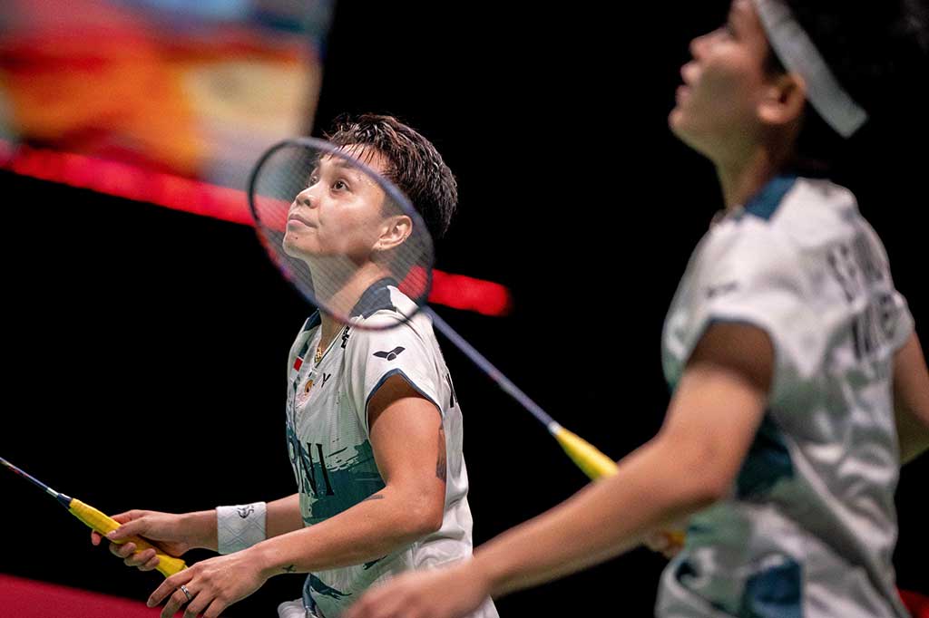 Apri/Fadia sukses melibas unggulan lima asal Jepang Yuki Fukushima/Sayaka Hirota pada babak perempat final melalui rubber game dengan skor 21-18, 13-21, 21-10, dalam waktu 77 menit.