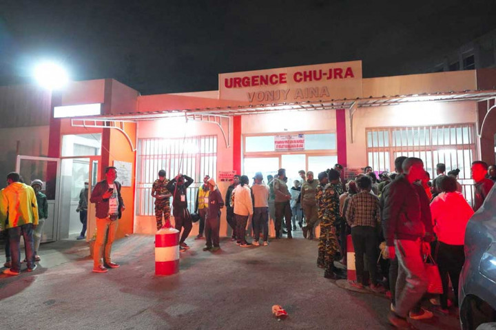 Presiden Madagaskar Andry Rajoelina, yang hadir pada upacara pembukaan, menyerukan mengheningkan cipta selama satu menit. 