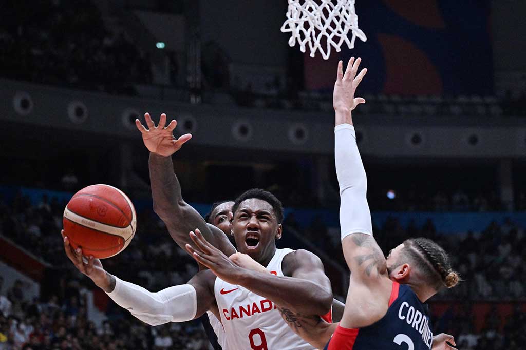 Babak kedua adalah milik Kanada. Praktis tim yang dipimpin oleh pelatih Jordi Fernandez tersebut melesat tanpa ada perlawanan berarti dari Prancis.