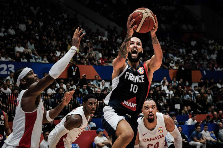 Di kubu Prancis, Evan Fournier mencetak skor tertinggi dengan 21 poin, dan Nando De Colo bersama Mathias Lessort sama-sama mencetak 12 poin.
