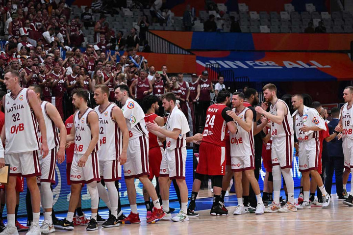 Latvia menjalani debutnya di Piala Dunia FIBA 2023 dengan sangat manis, yakni mencetak lebih dari 100 poin, atau tepatnya 109-70 saat mengalahkan Lebanon di Indonesia Arena Gelora Bung Karno Jakarta, Jumat, 25 Agustus 2023 malam.