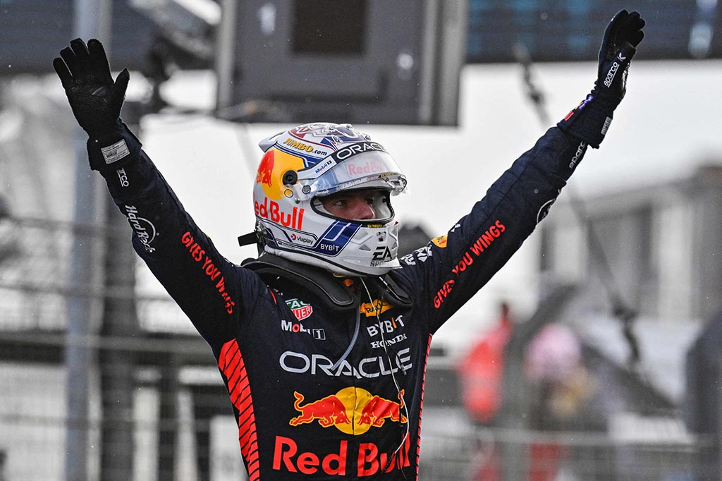 Verstappen menjadi yang tercepat di depan Fernando Alonso (Aston Martin) yang kembali ke podium dengan margin 3,744 detik dari sang pemimpin balapan.
