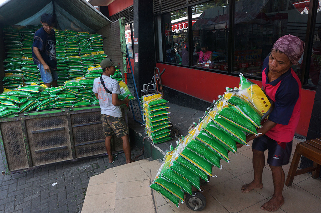 Perum Bulog Cabang Banyumas, Jawa Tengah (Jateng) menggelontor beras ke pasar-pasar tradisional di wilayah kerjanya meliputi Banyumas, Purbalingga, Banjarnegara dan Cilacap mulai Senin, 28 Agustus 2023.