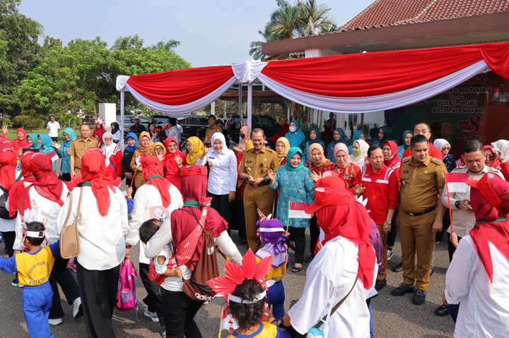 Karnaval ini juga cukup meriah karena masih dalam nuansa HUT Kemerdekaan RI. Harnojoyo menjelaskan karnaval TK se-Kota Palembang ini juga dilakukan sebagai bentuk euforia pasca pandemi Covid-19 beberapa tahun belakangan ini.