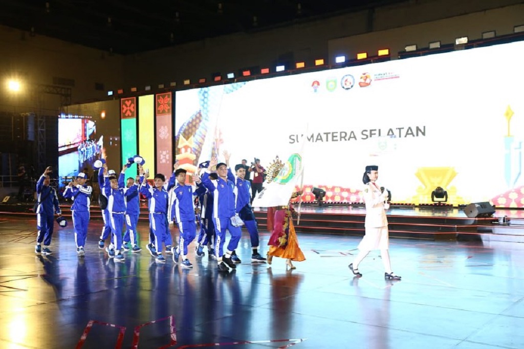 Dito juga mengapresiasi tiga provinsi yang mengirim atlet terbanyak pada ajang POPNAS kali ini, yaitu Sumsel 371 atlet, Jabar 368 atlet dan DKI Jakarta 349 atlet.