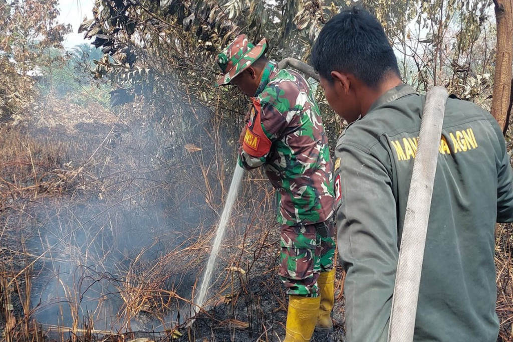 Kebakaran hutan dan lahan (Karhutla) kembali melanda sejumlah wilayah di Provinsi Riau. Kali ini, Karhutla membara di dua kabupaten yakni Kampar dan Indragiri Hilir (Hilir).