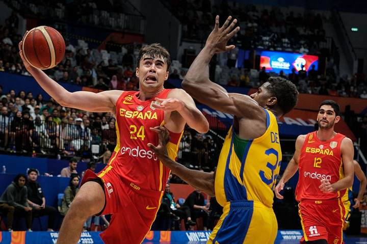 Willy Hernangomez menjadi top skorer bagi timnya dengan 24 poin, Santiago Aldama mencatatkan 15 poin, Juan Nunez 13 poin, dan Alberto Diaz 11 poin.