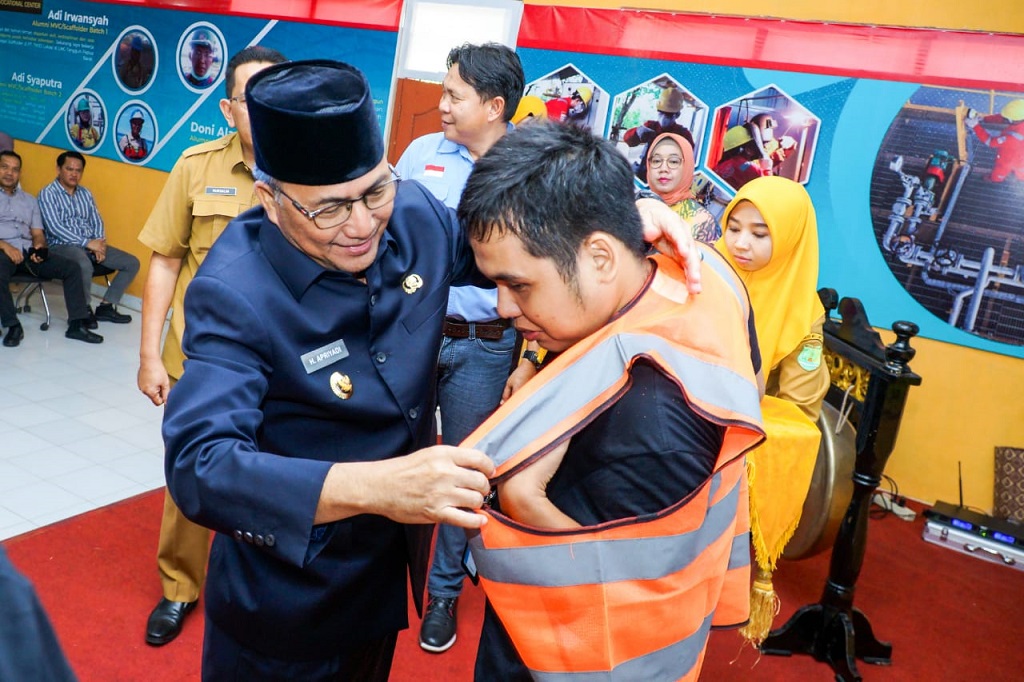 Musi Banyuasin menjadi kabupaten yang melakukan pelatihan dan penempatan tenaga kerja bersertifikasi Badan Nasional Sertifikasi Profesi (BNSP) pertama di Indonesia.