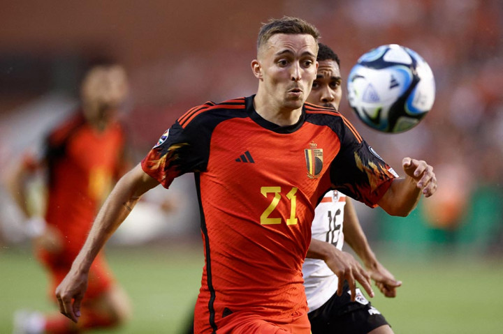 Klub Liga Premier tersebut mengonfirmasi bahwa bek kanan berusia 27 tahun itu telah menyetujui kontrak hingga 2027, dengan opsi perpanjangan 12 bulan lagi.