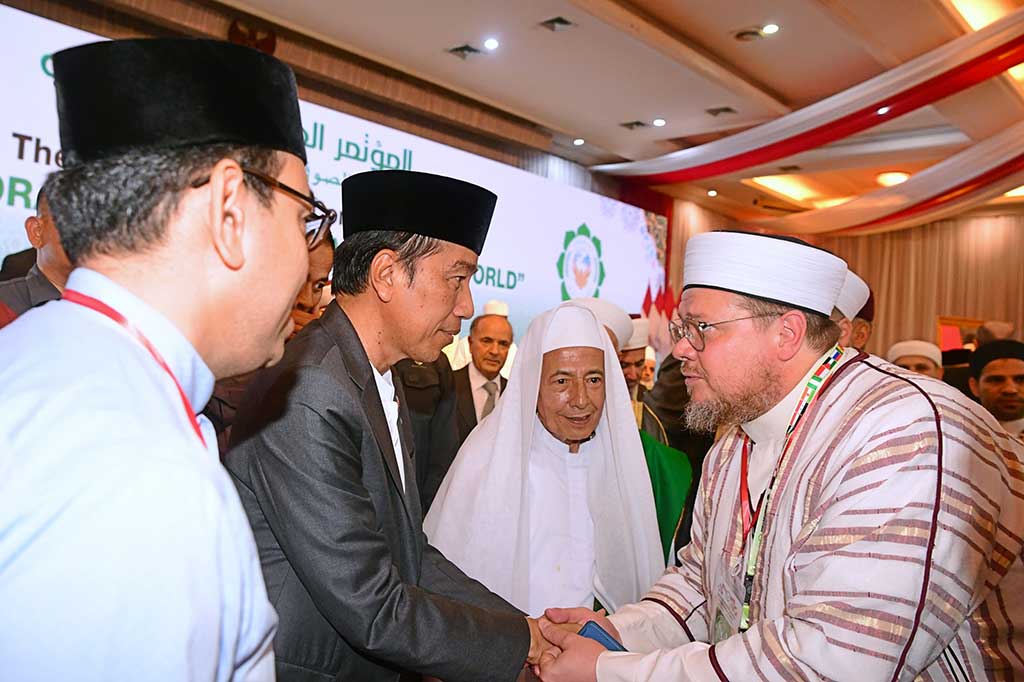 Selain itu, lanjutnya, muktamar tersebut memiliki arti penting untuk membuktikan bahwa Islam di Indonesia tidak lagi berada di pinggiran, tetapi memiliki peran sangat strategis serta berkontribusi membangun peradaban dunia yang damai dan harmonis.