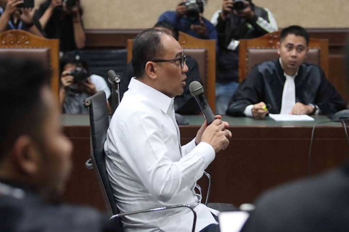 Wawan mengatakan gratifikasi tersebut diterima melalui PT Artha Mega Ekadhana, PT Cubes Consulting, PT Cahaya Kalbar, dan PT Krisna Bali International Cargo. Perusahaan-perusahaan tersebut didirikan Rafael Alun Trisambodo, dengan Ernie Meike Torondek menjabat sebagai komisaris sekaligus pemegang saham.