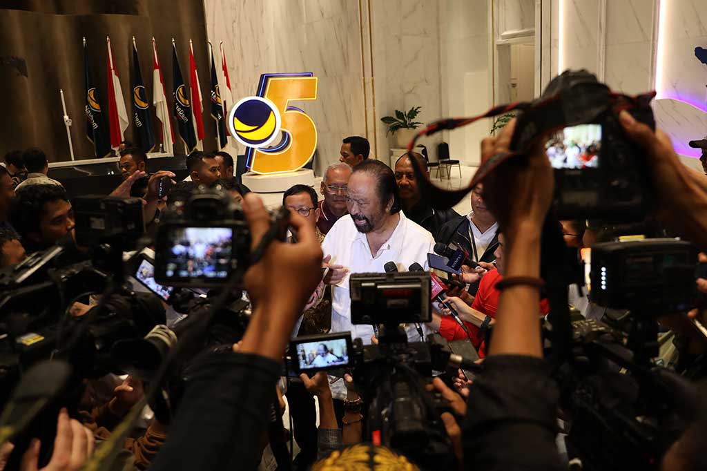 Kemudian terkait apakah Partai Kebangkitan Bangsa (PKB) akan bergabung dalam Koalisi Perubahan, Paloh mengatakan dirinya menyerahkan hal tersebut kepada rekan-rekan koalisi.