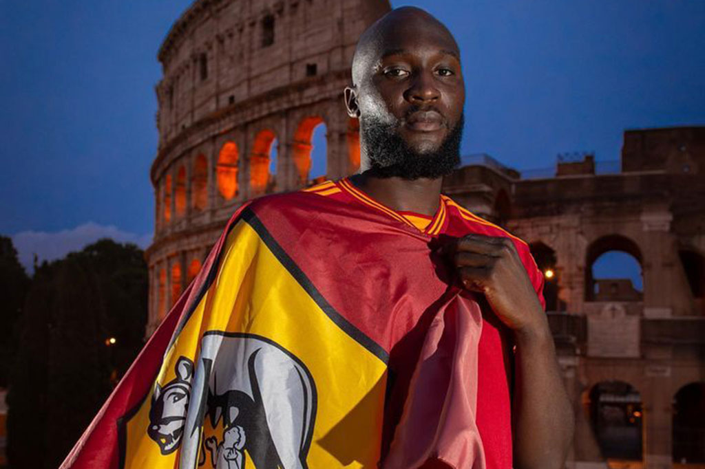 Pada musim lalu saat memperkuat Inter Milan dalam masa peminjaman, Lukaku telah mencetak 14 gol dan 7 assist dari 37 penampilan di semua kompetisi. Lukaku gagal mengulangi performa impresifnya pada musim 2020/2021 saat berseragam Nerazzurri seusai dibeli oleh Chelsea pada bursa transfer musim 2021/2022.