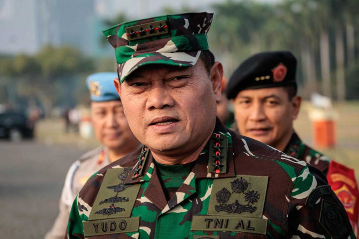 Yudo mengatakan selain personel, TNI juga menyiagakan alat sistem keamanan (alutsista) di darat, laut maupun udara sehingga meski pelaksanaan pengamanan di tengah kota, namun untuk pengamanan lingkar luar baik dari keamanan laut maupun udara disiagakan.