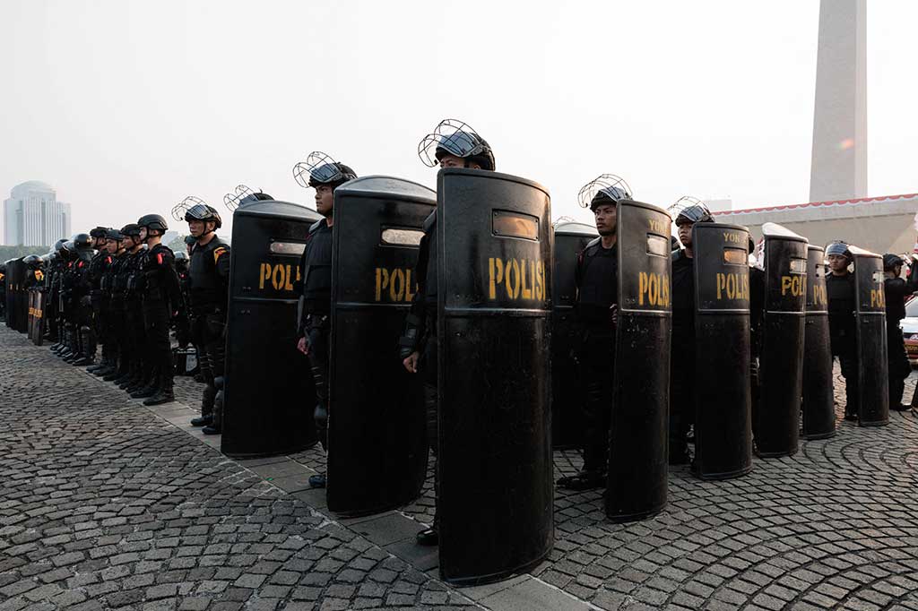Meski demikian, Kapolri mengingatkan seluruh personel yang terlibat untuk tetap waspada dan memiliki sense of crisis potensi ancaman sekecil apa pun, mulai dari unjuk rasa, gangguan lalu lintas, sampai dengan situasi kondisi terorisme dan bencana alam yang mungkin terjadi.