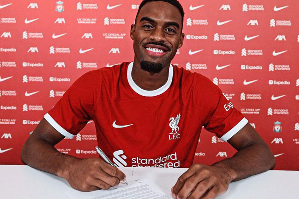 Liverpool secara resmi mendatangkan pemain timnas Belanda Ryan Gravenberch pada Jumat, 1 September 2023, waktu setempat. Transfer ini untuk melengkapi peremajaan opsi lini tengah yang dilakukan Jurgen Klopp.