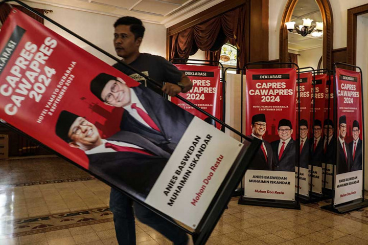 Sebagaimana diatur dalam Undang-Undang Nomor 7 Tahun 2017 tentang Pemilihan Umum (UU Pemilu), pasangan calon presiden dan wakil presiden diusulkan oleh partai politik atau gabungan partai politik peserta pemilu yang memenuhi persyaratan perolehan kursi paling sedikit 20 persen dari jumlah kursi DPR atau memperoleh 25 persen dari suara sah secara nasional pada pemilu anggota DPR sebelumnya.