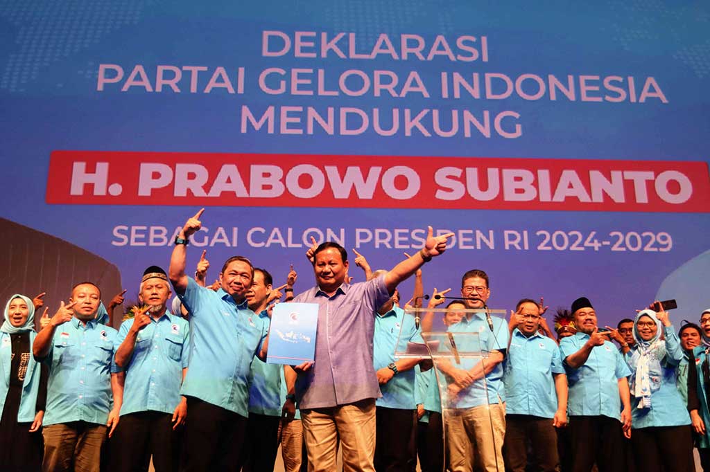 Ketua Umum Partai Gelora Muhammas Anis Matta menyerahkan surat dukungan itu kepada Prabowo Subianto saat acara Deklarasi Partai Gelora Indonesia Mendukung Prabowo Subianto sebagai Calon Presiden RI 2024-2029 di Jakarta, Sabtu, 2 September 2023.  Partai Gelora Indonesia resmi mendukung Prabowo Subianto maju sebagai bakal calon presiden untuk Pilpres 2024.