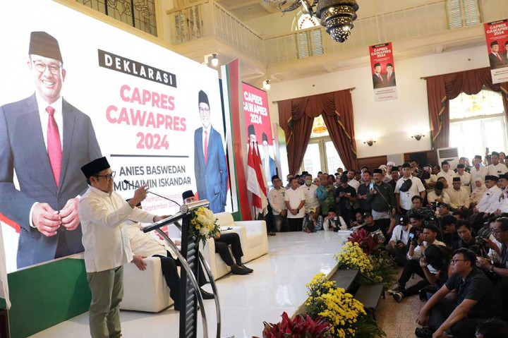 Sementara itu, Cak Imin meyakini garis sejarah yang sama-sama mereka miliki membuatnya siap menerima amanat untuk meneruskan perjuangan pendahulunya. Di mana Anies-Muhaimin memiliki latar belakang yang sama yakni berasal dari keluarga pejuang bangsa.