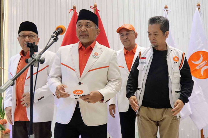 Dia menambahkan, PKS menyambut baik bergabungnya PKB ke Koalisi Perubahan untuk Persatuan (KPP). 