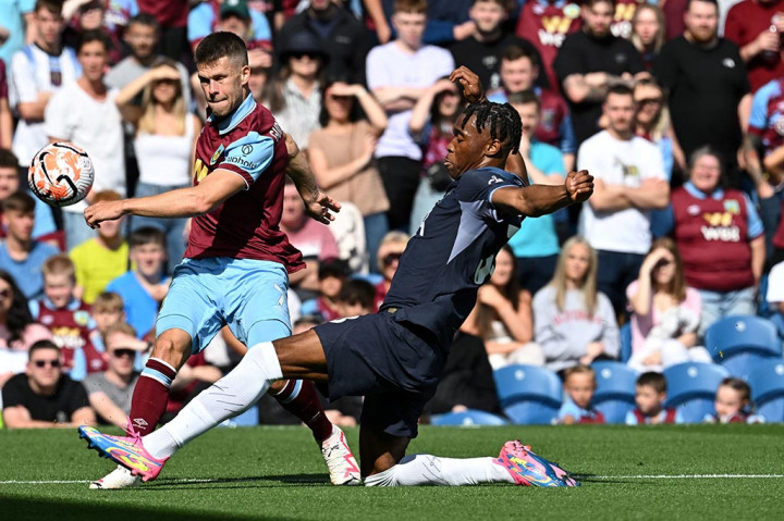 Tottenham Hotspur berpesta lima gol pada kemenangan dengan skor 5-2 di kandang Burnley, Stadion Turf Moor pada pekan keempat Liga Inggris, Sabtu, 2 September 2023.