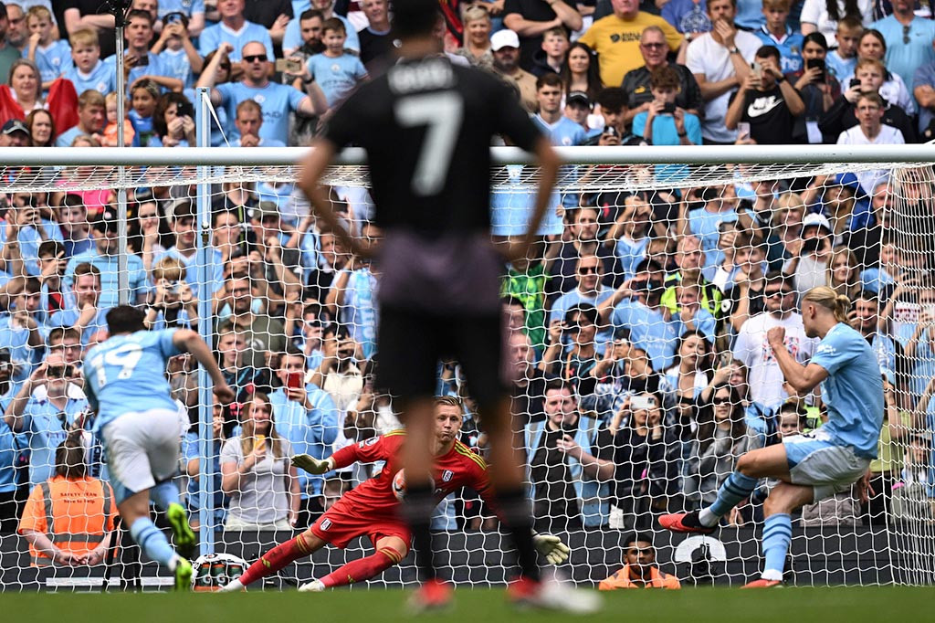 City membutuhkan bola mati mereka sendiri untuk mengembalikan keunggulan dalam keadaan kontroversial.