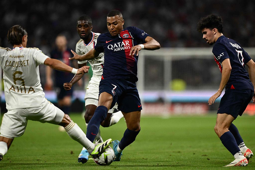 PSG kemudian kembali mencetak gol pada menit ke-38. Manuel Ugarte mengirimkan bola untuk diselesaikan menjadi gol oleh mantan pemain RealMadrid Marco Asensio.