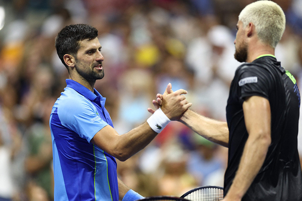 Bintang Serbia berusia 36 tahun itu mendapat ketakutan di babak ketiga pada hari Jumat, terpaksa bangkit dari defisit dua set sebelum mengalahkan rekan senegaranya Laslo Djere dalam lima set.