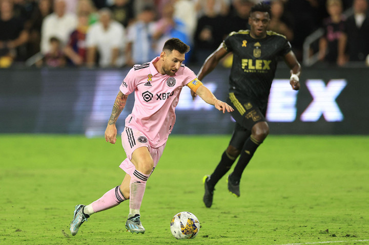 Setelah selamat dari beberapa ketakutan awal, Miami memimpin pada menit ke-14 ketika Tomas Aviles membelah pertahanan LAFC untuk menemukan Farias yang mengalahkan John McCarthy dengan tembakan rendah.