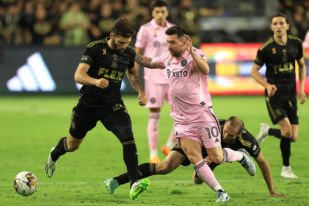 Inter Miami meraih kemenangan paling mengesankan di era Lionel Messi, 3-1 atas juara Major League Soccer Los Angeles FC pada hari Minggu, 3 September 2023, dengan dua assist dari pemain Argentina itu meningkatkan harapan playoff mereka.