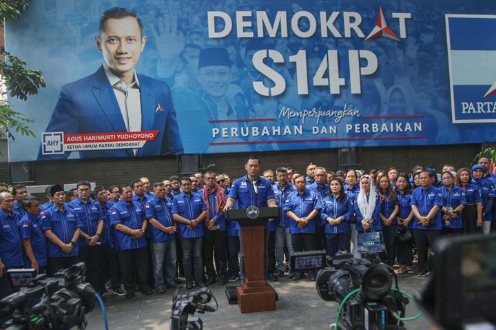 AHY mengatakan Partai Demokrat berjanji untuk tetap teguh di jalan perubahan dan perbaikan. Da mengajak seluruh kader untuk tetap solid dan mengikuti langkah-langkah yang akan diambil oleh pemimpin partai.