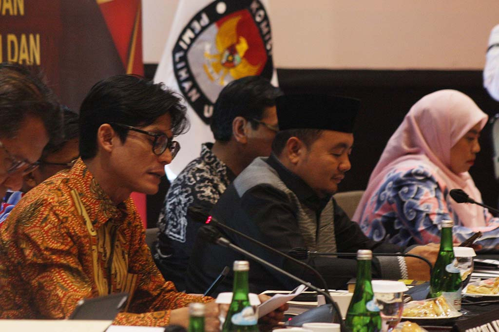 Dalam uji publik itu, KPU mengandengkan partai politik, organisasi sipil kemasyarakatan, Kementerian dan Lembaga hingga Perguruan Tinggi.