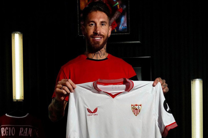 Pada level internasional, kesuksesan Ramos seperti kariernya di klub. Bek tengah bertinggi 1,84 meter itu memiliki 180 caps bersama timnas Spanyol sejak debutnya pada 26 Maret 2005 di bawah asuhan pelatih Luis Aragones. Dengan 23 gol dan 8 assists-nya, ia membantu La Furia Roja memenangkan 2x Euro (2008 dan 2012) dan Piala Dunia 2010. 