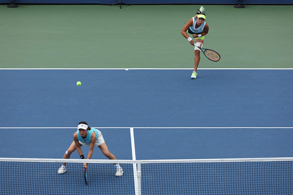 Dikutip dari statistik resmi, Aldila/Kato yang merupakan unggulan ke-15 dalam turnamen tersebut harus mengakui kebolehan lawannya lewat dua gim langsung, 2-6, 0-6.