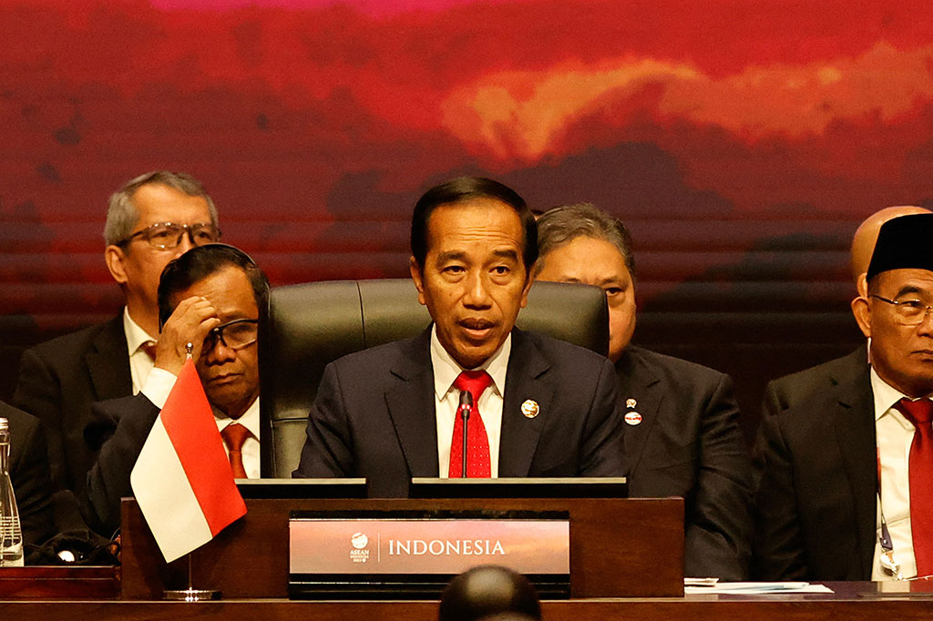 Presiden Joko Widodo (Jokowi) menegaskan bahwa kawasan Asia Tenggara tidak boleh dijadikan arena rivalitas yang saling menghancurkan.