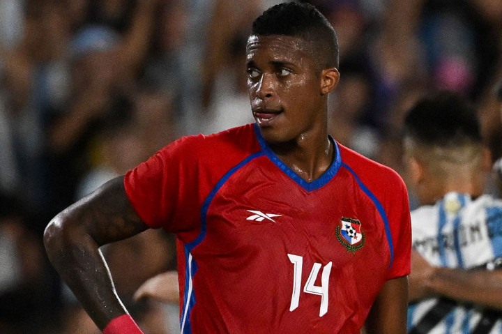  Nasib tragis dialami bek tim nasional Panama Gilberto Hernandez. Hernandez ditembak mati oleh orang-orang bersenjata tak dikenal di Kota Colon, Karibia.