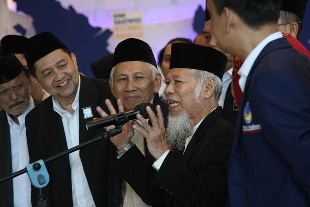 Dia menjelaskan Partai Masyumi masih sebatas memberikan dukungan karena berdasarkan undang-undang (UU) Pemilu, hanya partai yang berada di parlemen yang bisa mengusung pasangan calon presiden dan wakil presiden RI.