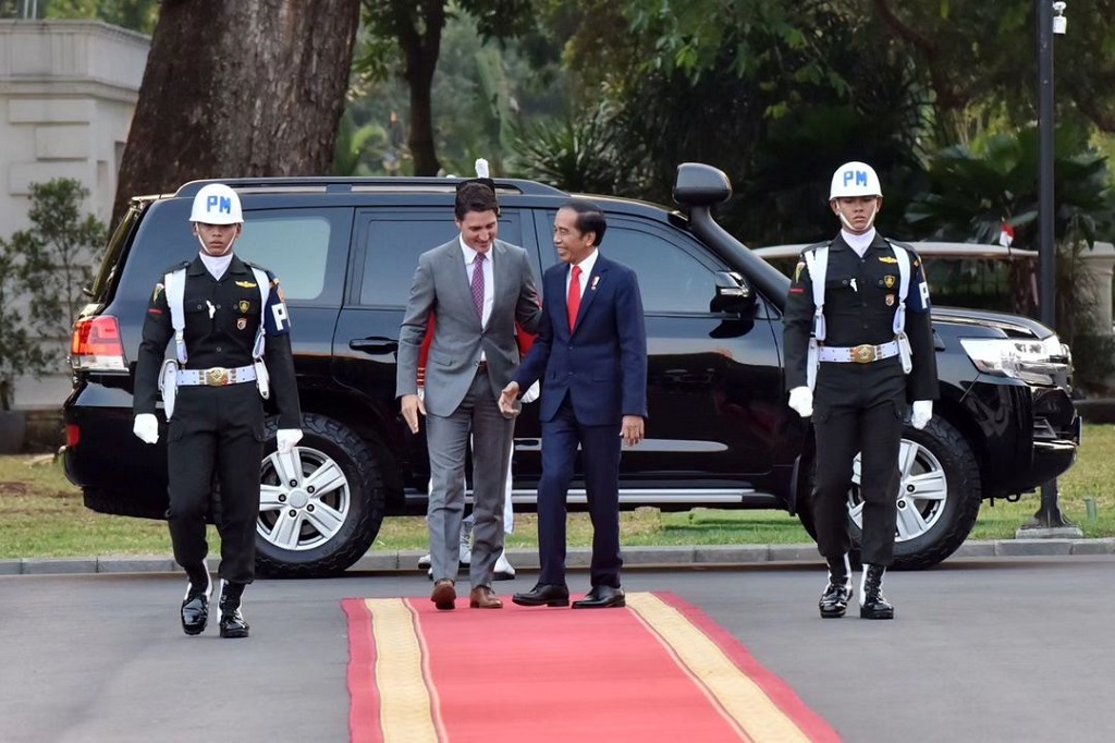 Presiden Joko Widodo menerima Perdana Menteri Kanada Justin Trudeau di Istana Kepresidenan Jakarta, Selasa, 5 September 2023 petang, usai memimpin sejumlah sesi Konferensi Tingkat Tinggi ke-43 ASEAN di Jakarta Convention Center (JCC) Jakarta.