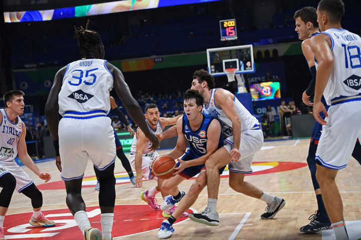 Mengutip data statistik pertandingan dari laman resmi FIBA, akurasi tembakan Italia hanya 31 persen (21 masuk dari 75 upaya, 21-75) berbanding dengan AS yang mencapai 54 persen 36-67.
