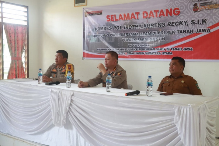 Untuk pertama kalinya dalam sejarah sebanyak 70 perkara diselesaikan dengan restorative justice secara massal di wilayah hukum Polres Simalungun, Sumatra Utara. Keberhasilan restorative justice tersebut berkaitan dengan pencurian tandan buah segar.